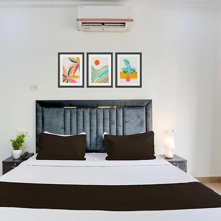 شقة Super Townhouse Sector 53 Golf Course Road غورغاون المظهر الخارجي الصورة