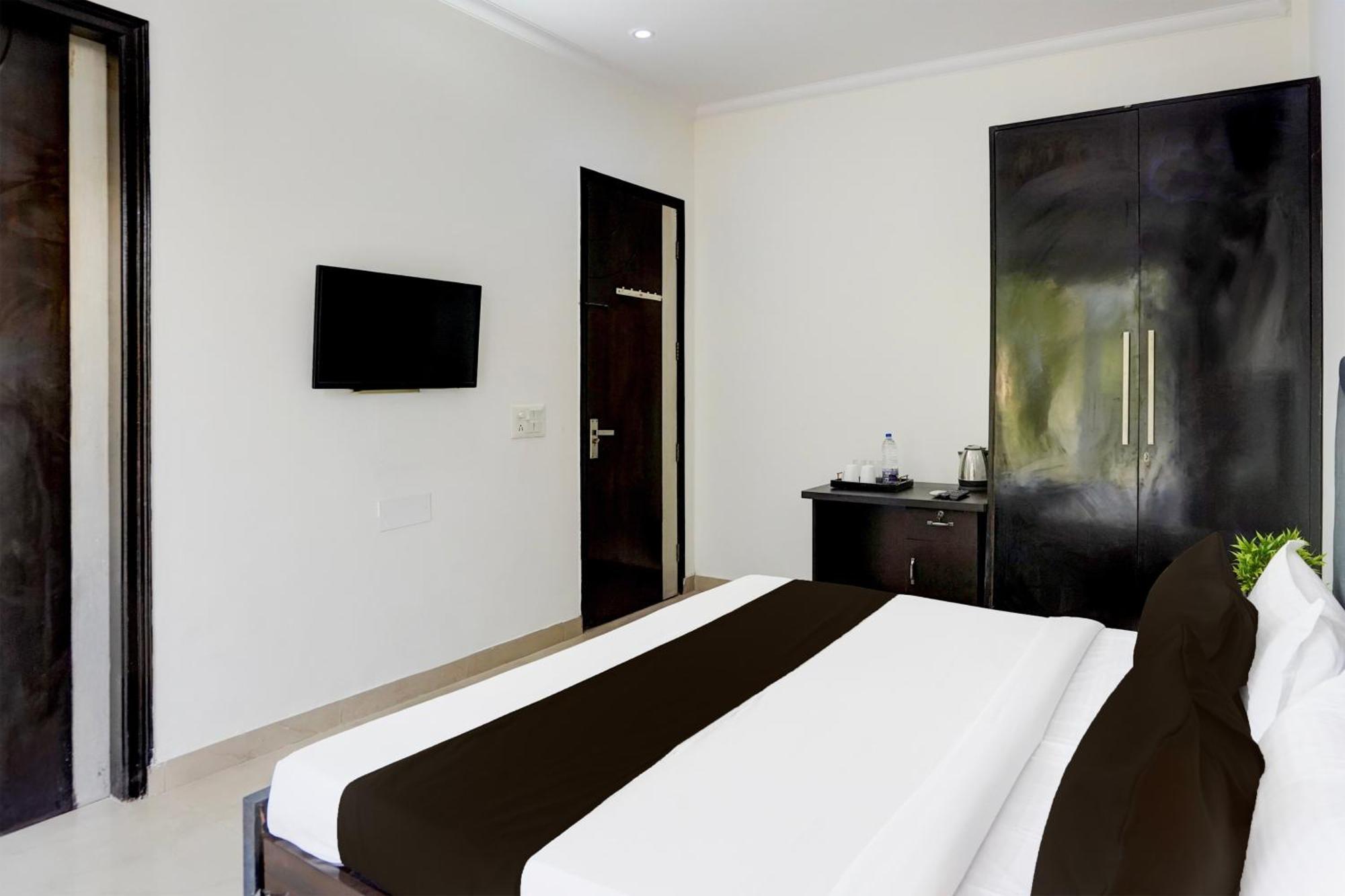 شقة Super Townhouse Sector 53 Golf Course Road غورغاون المظهر الخارجي الصورة