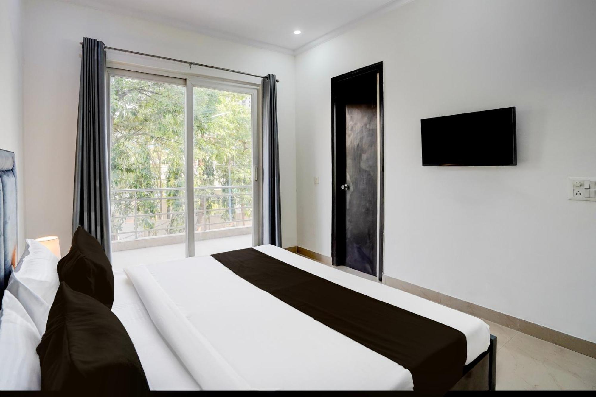 شقة Super Townhouse Sector 53 Golf Course Road غورغاون المظهر الخارجي الصورة