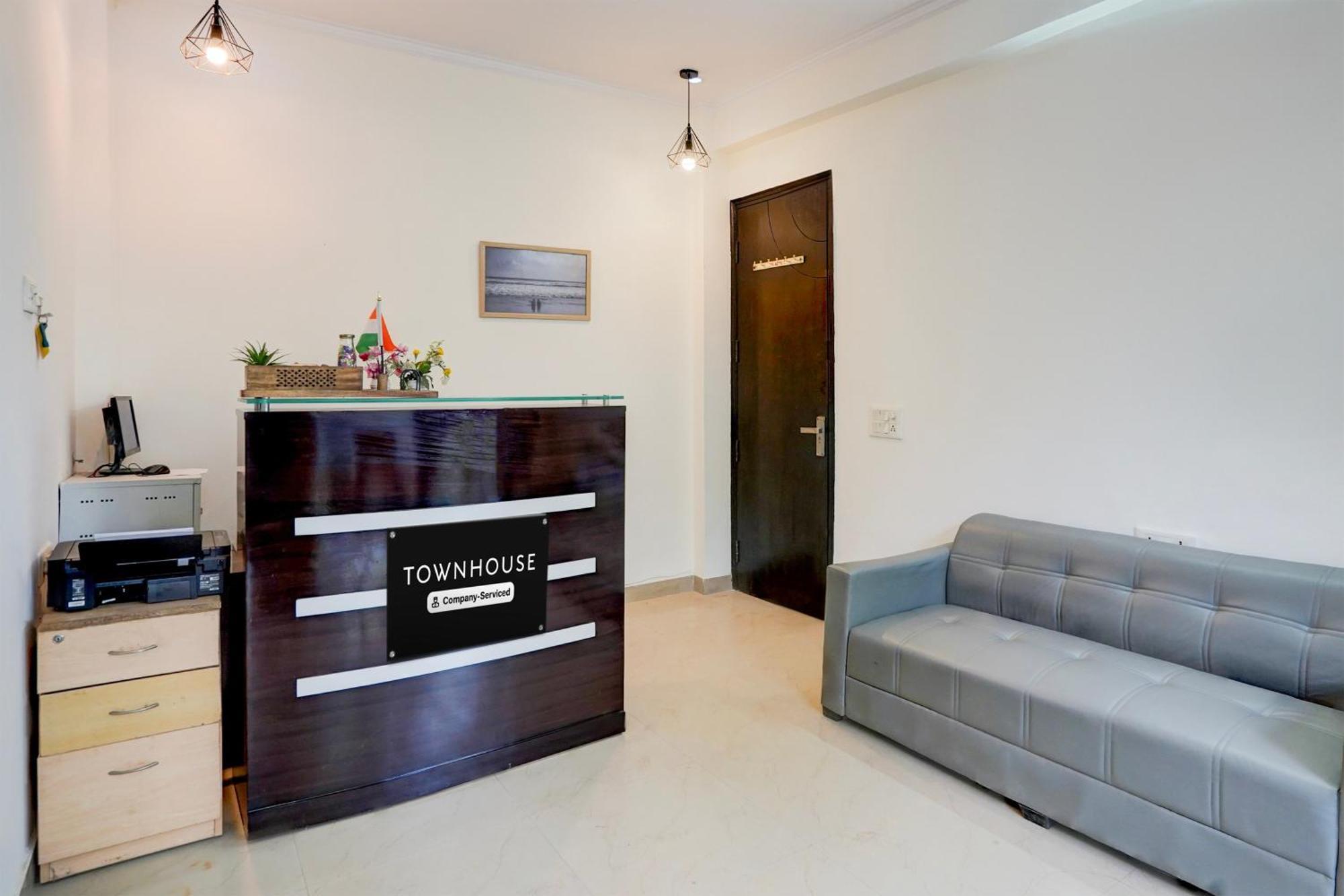 شقة Super Townhouse Sector 53 Golf Course Road غورغاون المظهر الخارجي الصورة
