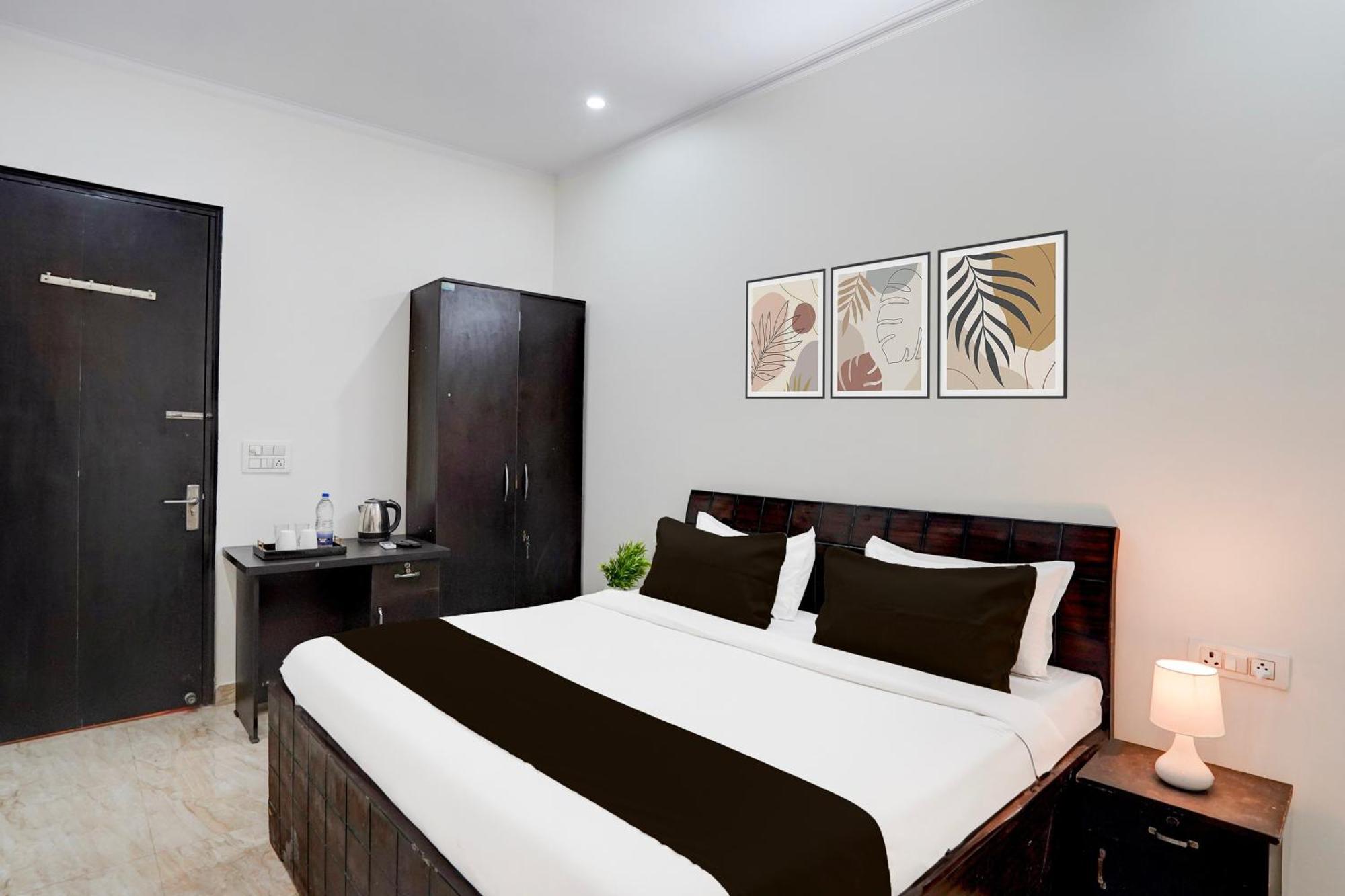 شقة Super Townhouse Sector 53 Golf Course Road غورغاون المظهر الخارجي الصورة