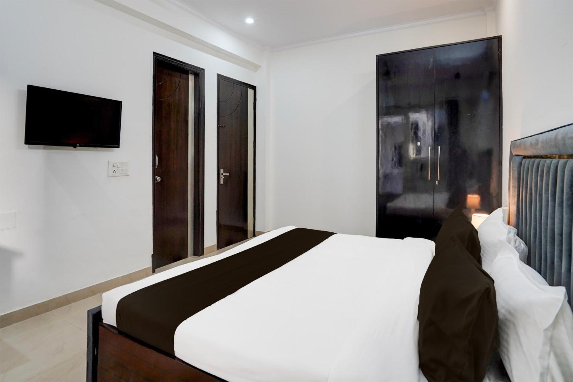 شقة Super Townhouse Sector 53 Golf Course Road غورغاون المظهر الخارجي الصورة