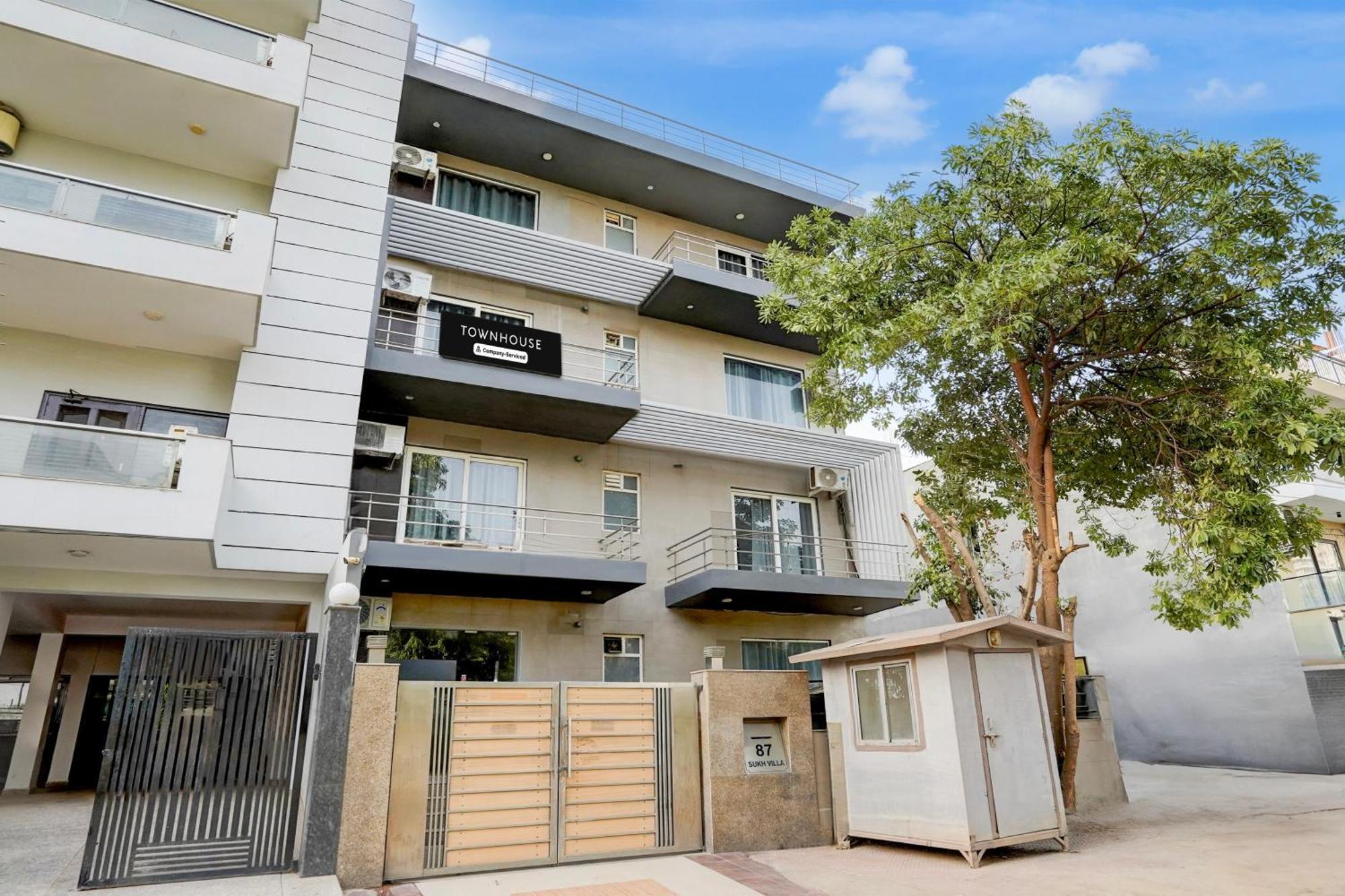 شقة Super Townhouse Sector 53 Golf Course Road غورغاون المظهر الخارجي الصورة