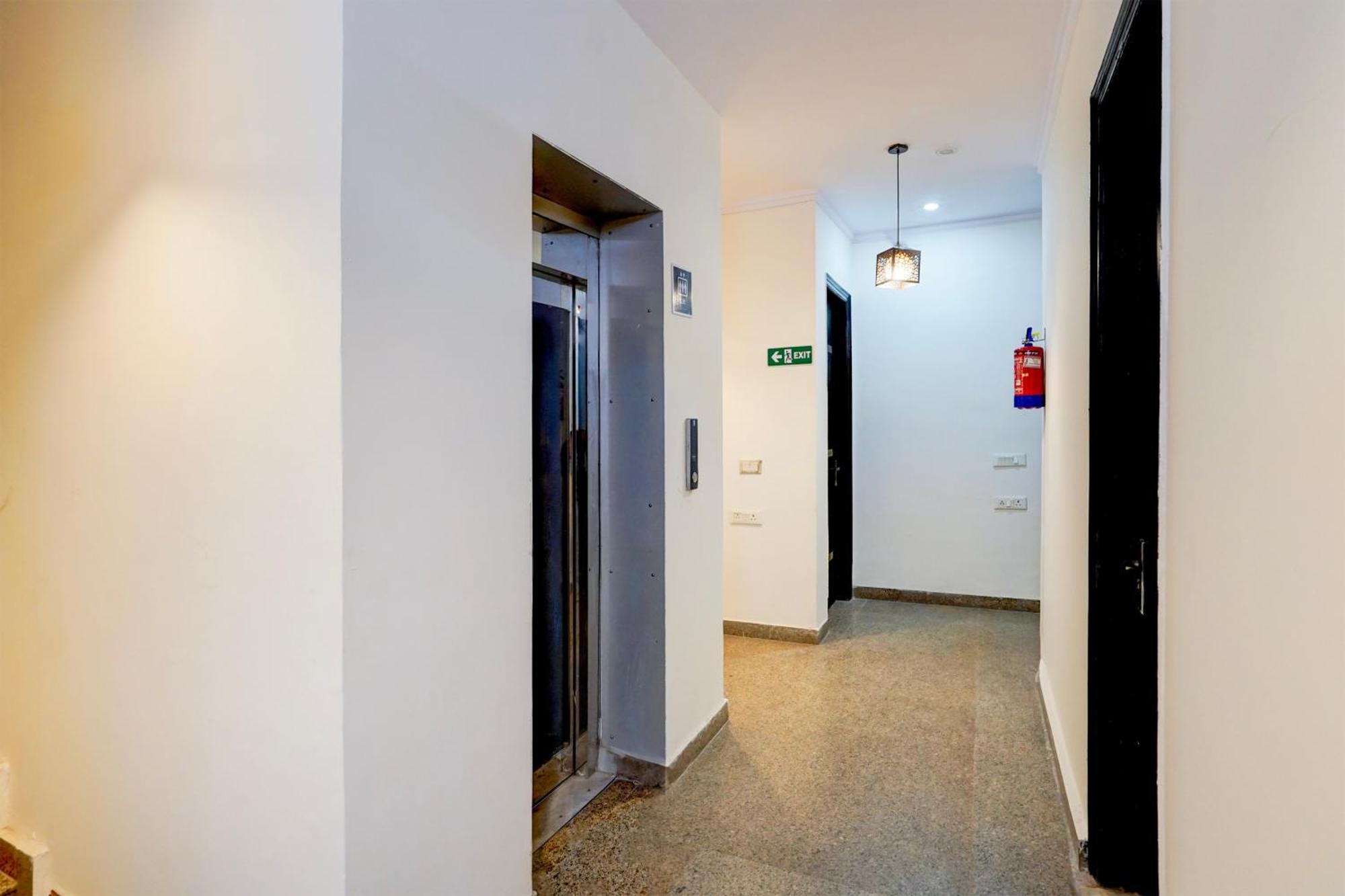 شقة Super Townhouse Sector 53 Golf Course Road غورغاون المظهر الخارجي الصورة