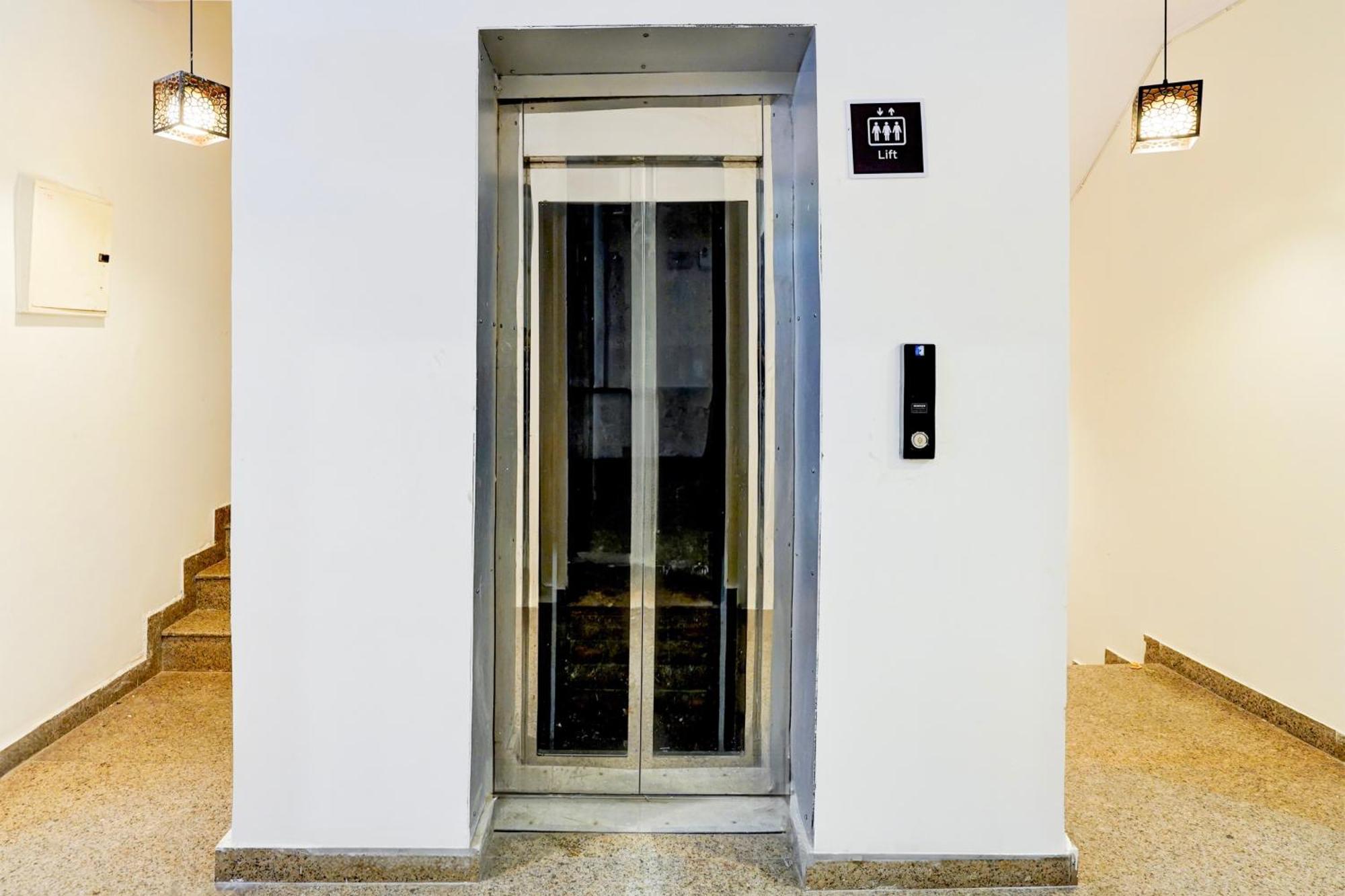 شقة Super Townhouse Sector 53 Golf Course Road غورغاون المظهر الخارجي الصورة