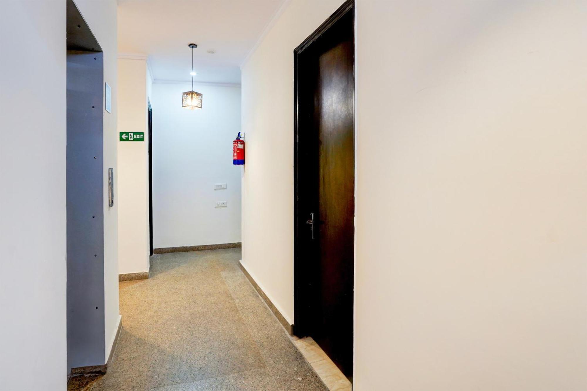 شقة Super Townhouse Sector 53 Golf Course Road غورغاون المظهر الخارجي الصورة