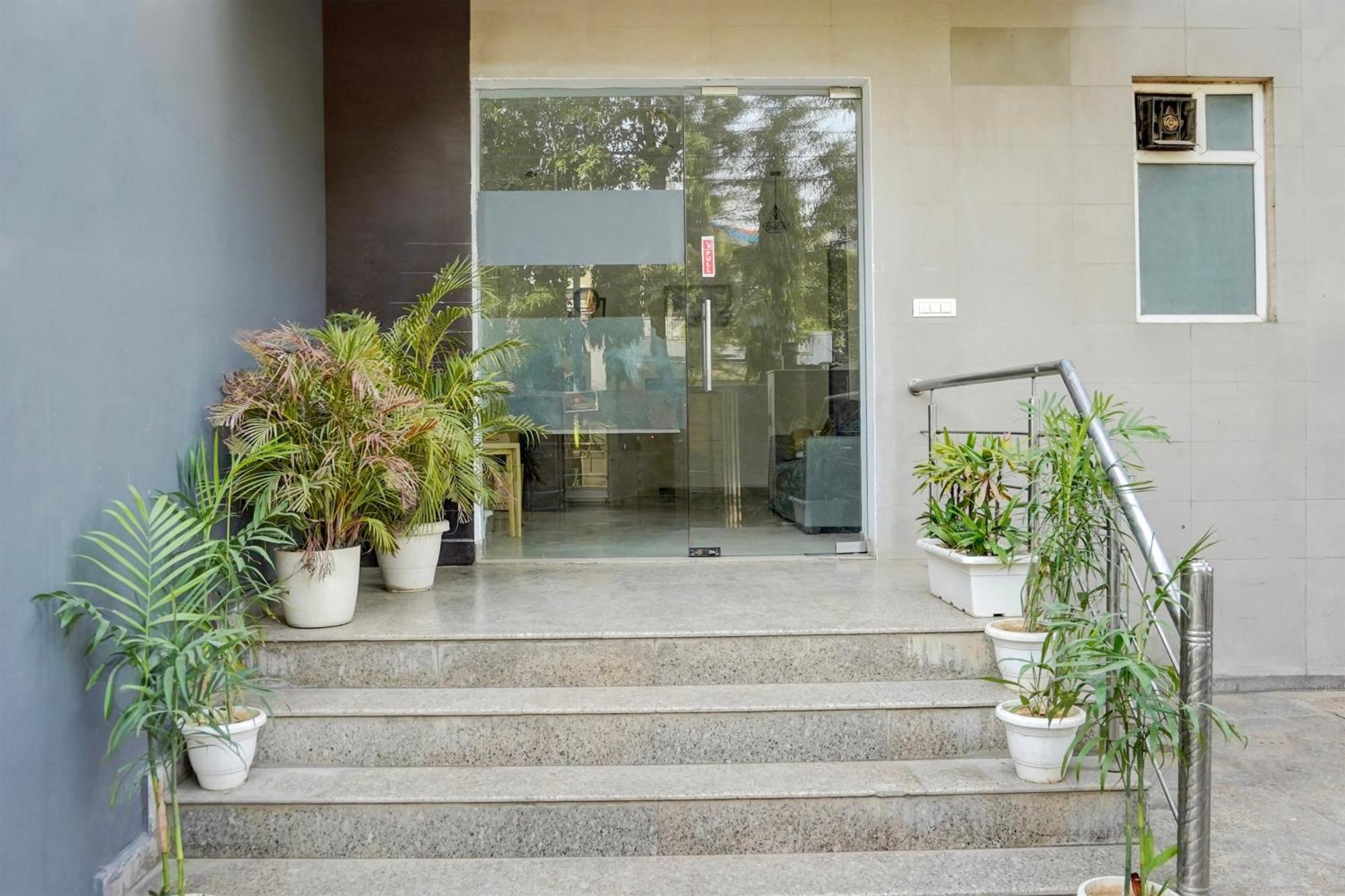 شقة Super Townhouse Sector 53 Golf Course Road غورغاون المظهر الخارجي الصورة