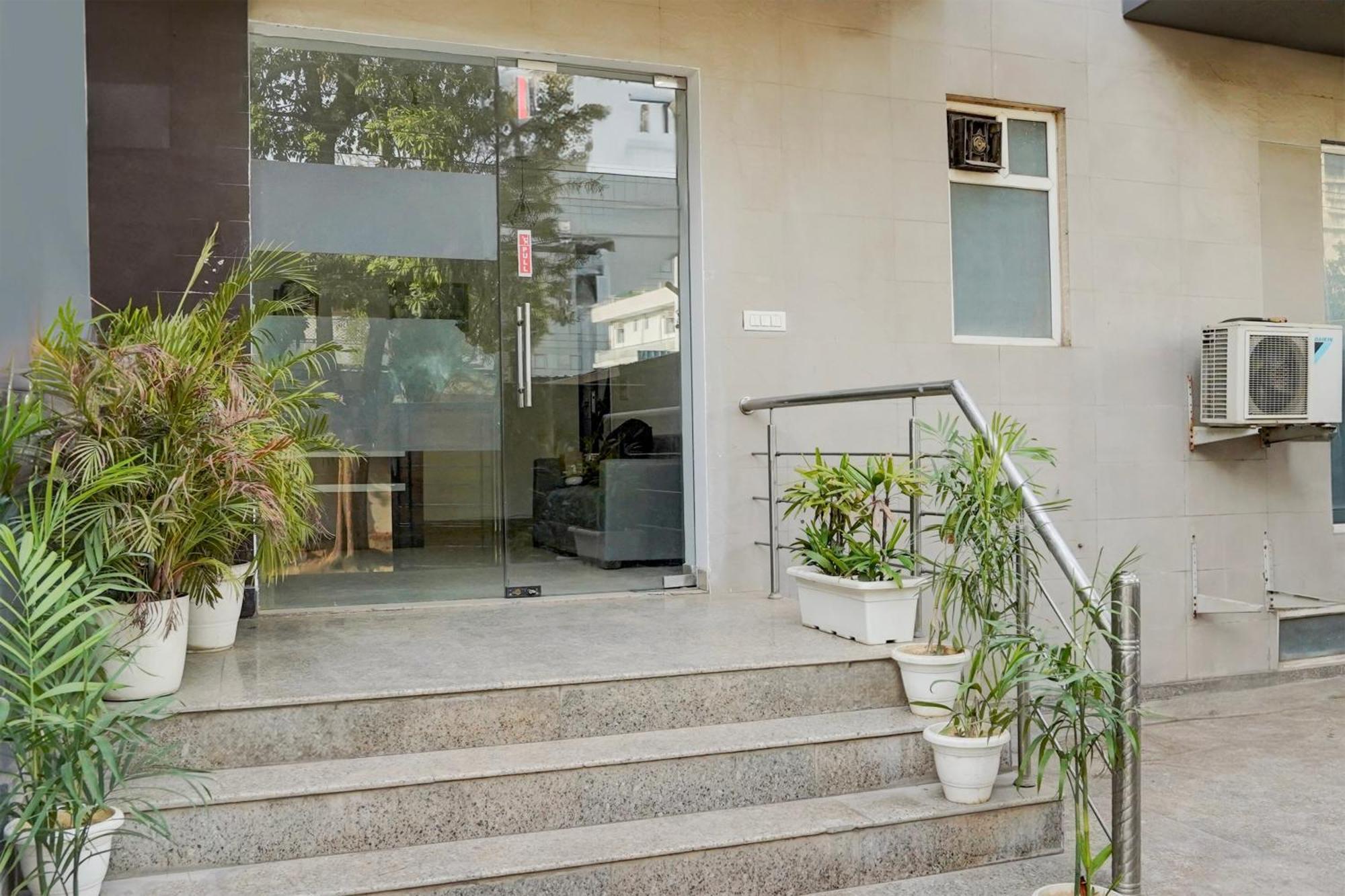 شقة Super Townhouse Sector 53 Golf Course Road غورغاون المظهر الخارجي الصورة